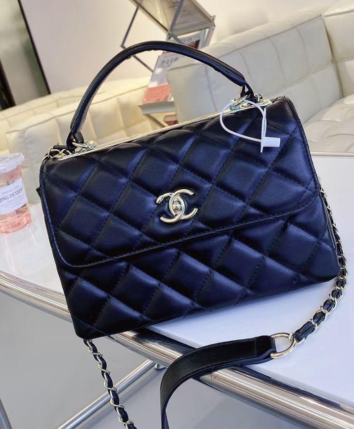 Sac à main en cuir CHANEL