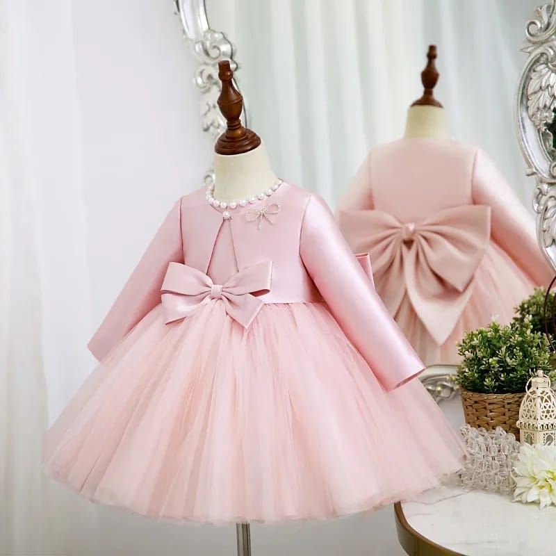 Robe princesse avec nœud rose